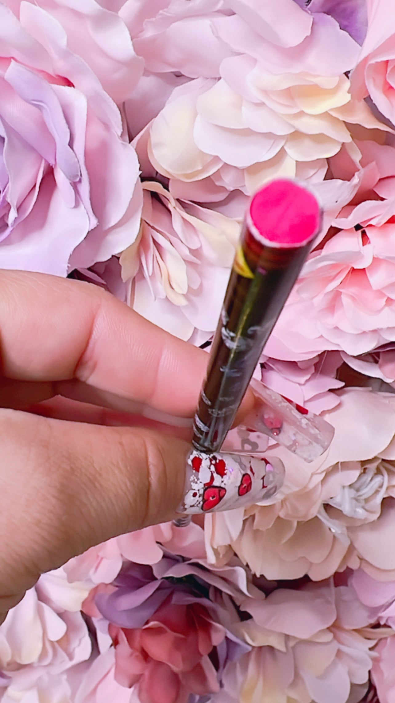 Crayon wax dotting pen